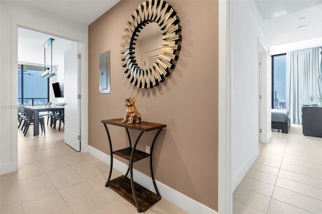 159 NE 6th St 5016, Miami, FL 33132