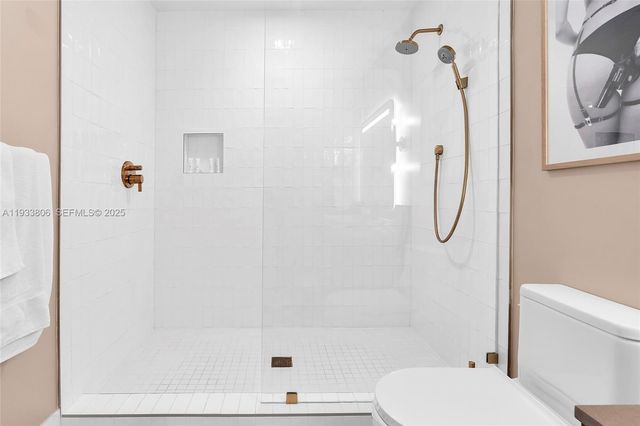 159 NE 6th St 5016, Miami, FL 33132