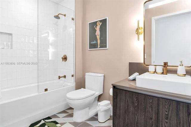 159 NE 6th St 5016, Miami, FL 33132