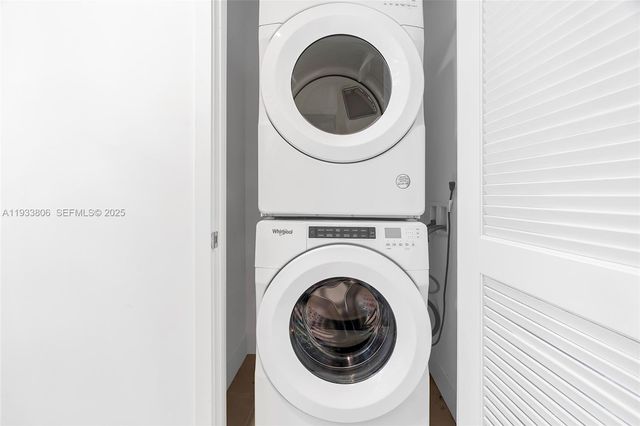 159 NE 6th St 5016, Miami, FL 33132