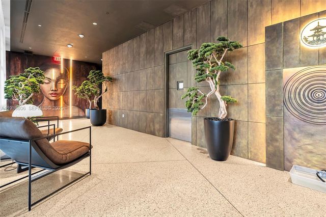 159 NE 6th St 5016, Miami, FL 33132