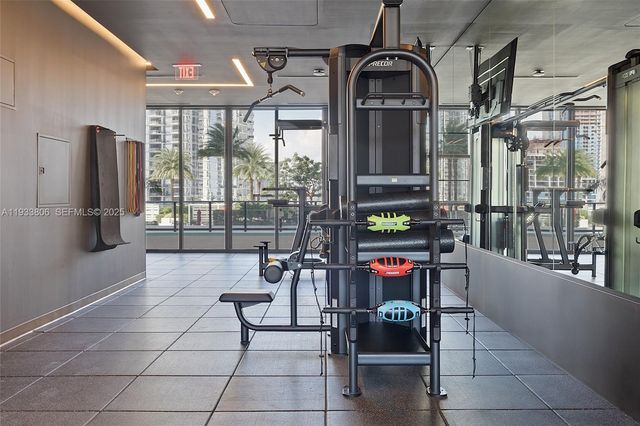 159 NE 6th St 5016, Miami, FL 33132