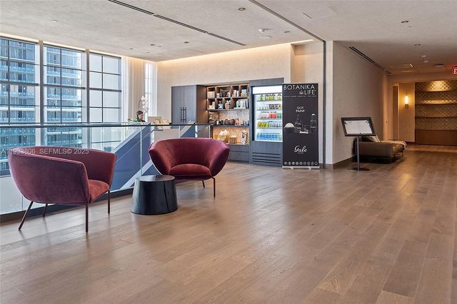 159 NE 6th St 5016, Miami, FL 33132