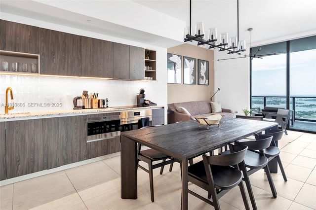 159 NE 6th St 5016, Miami, FL 33132