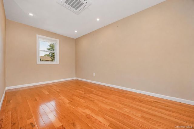 426 N Corona Avenue 7, Valley Stream, NY 11580