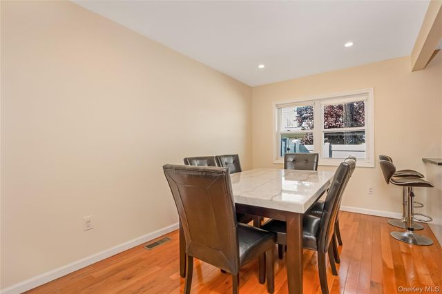 426 N Corona Avenue 7, Valley Stream, NY 11580