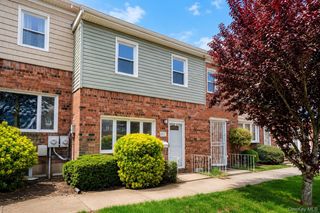 426 N Corona Avenue 7, Valley Stream, NY 11580