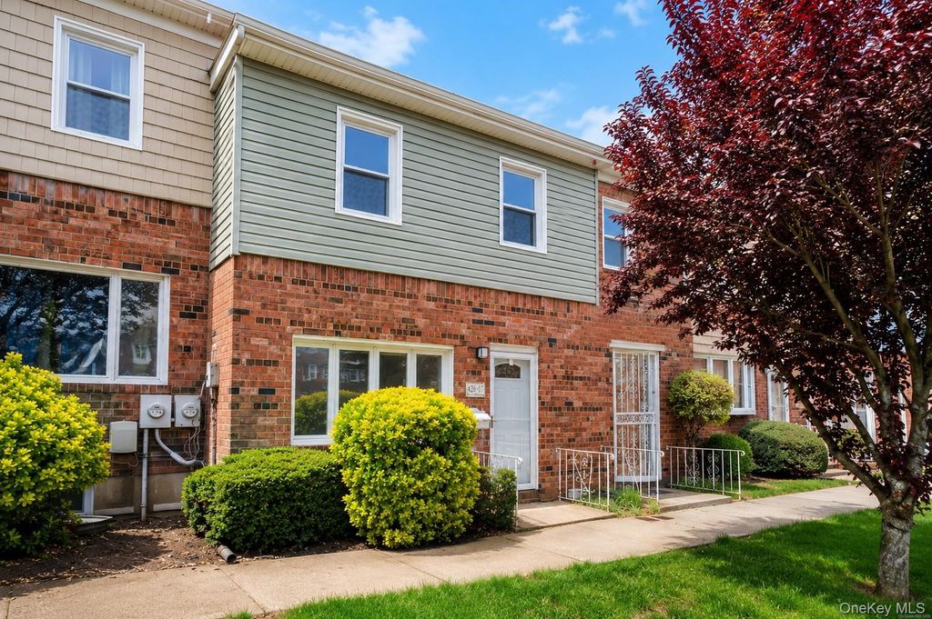 426 N Corona Avenue 7, Valley Stream, NY 11580