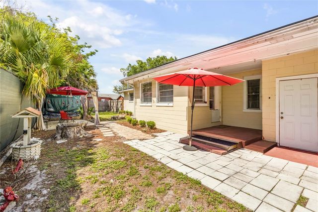 1520 NEWPORT AVENUE, Deland, FL 32724