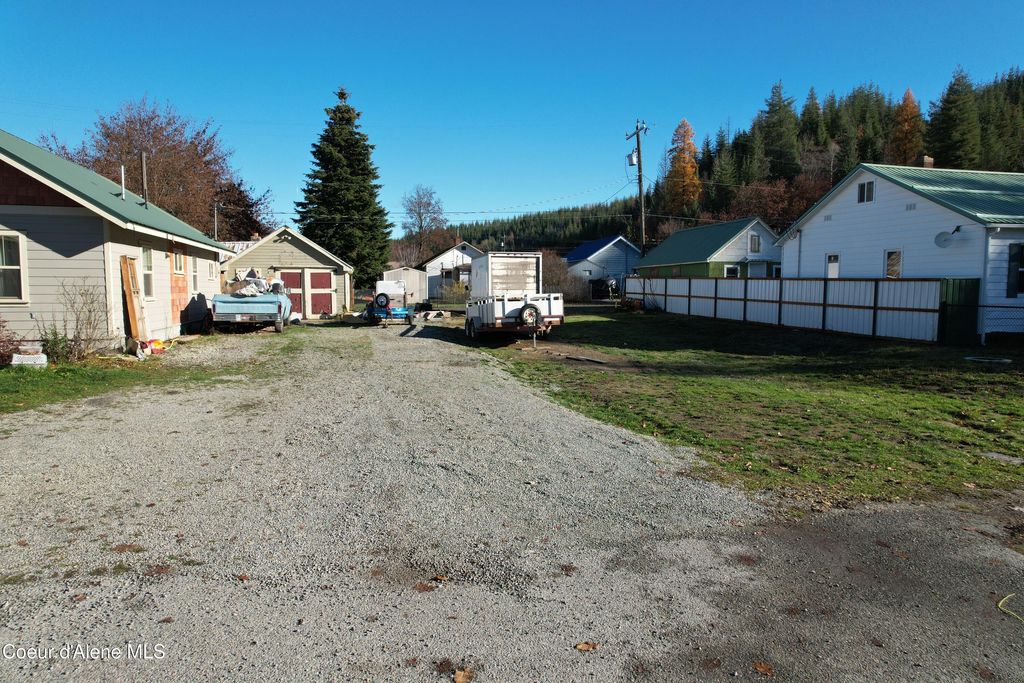 115 F St, Smelterville, ID 83868