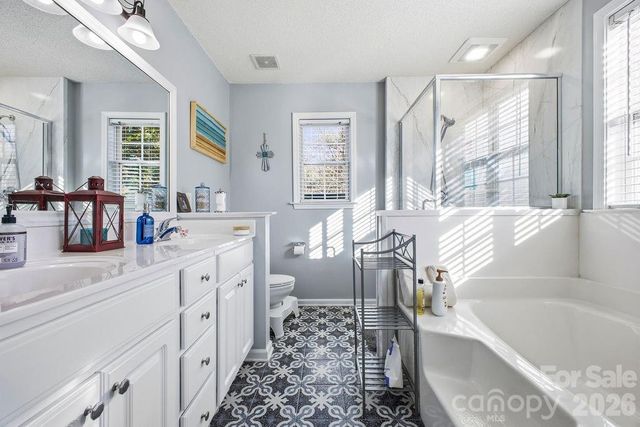 109 N Sunberry Trail, Fletcher, NC 28732