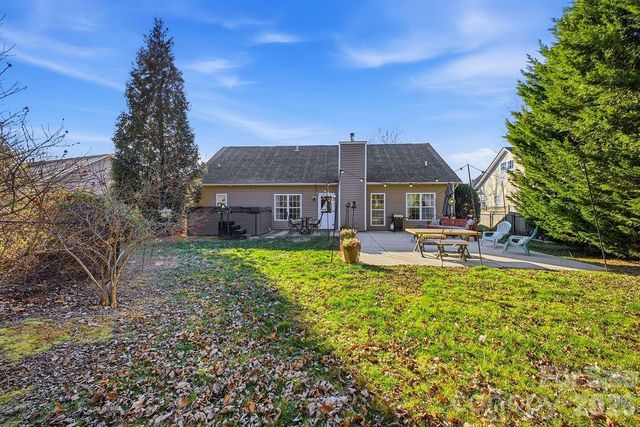 109 N Sunberry Trail, Fletcher, NC 28732