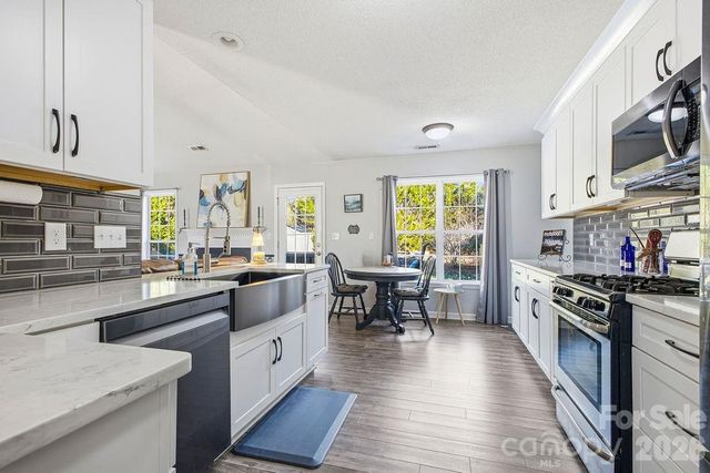 109 N Sunberry Trail, Fletcher, NC 28732