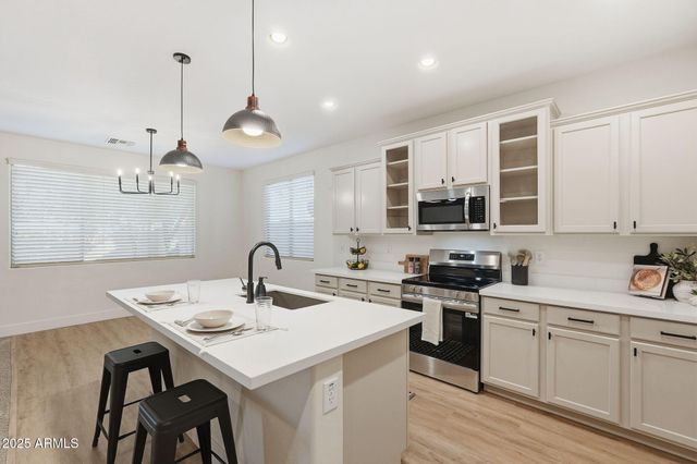 33015 N SLATE CREEK Drive, San Tan Valley, AZ 85143