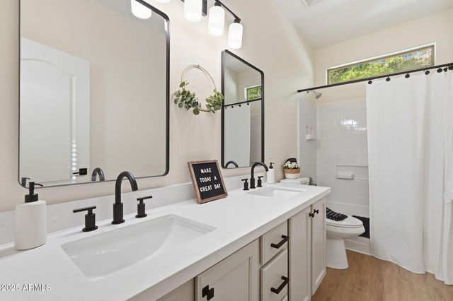 33015 N SLATE CREEK Drive, San Tan Valley, AZ 85143