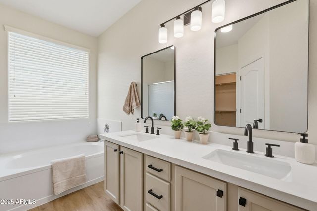 33015 N SLATE CREEK Drive, San Tan Valley, AZ 85143