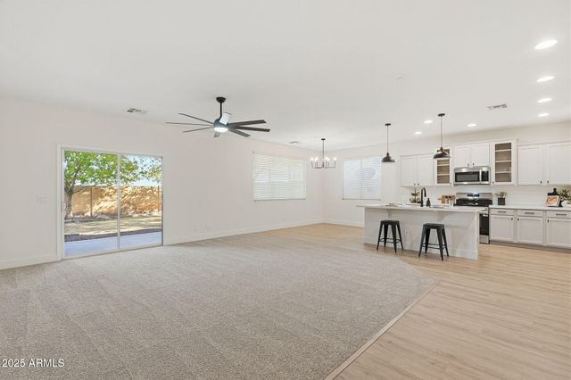 33015 N SLATE CREEK Drive, San Tan Valley, AZ 85143