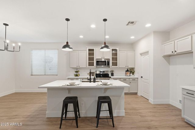 33015 N SLATE CREEK Drive, San Tan Valley, AZ 85143