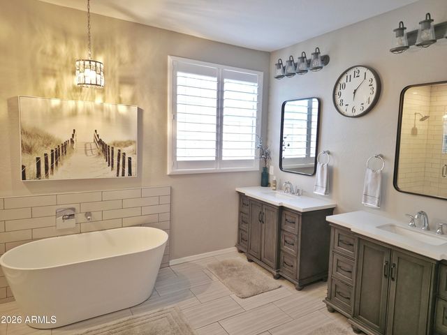 4610 W PASEO Way, Laveen, AZ 85339