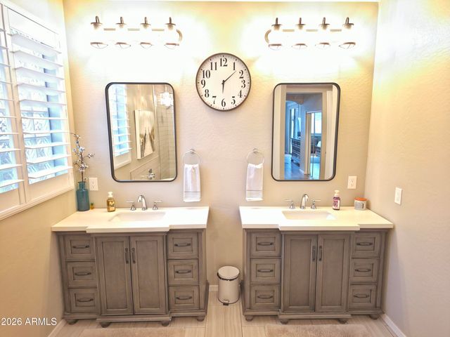 4610 W PASEO Way, Laveen, AZ 85339