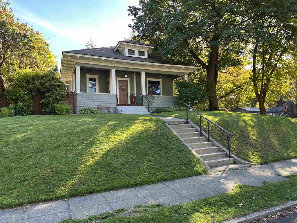 1325 S Adams St, Spokane, WA 99204