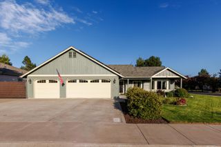 3820 SW Gene Sarazan Drive, Redmond, OR 97756