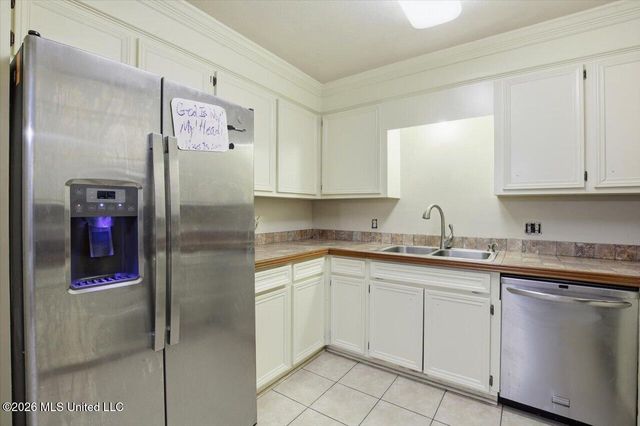104 Lake Dockery Drive, Byram, MS 39272