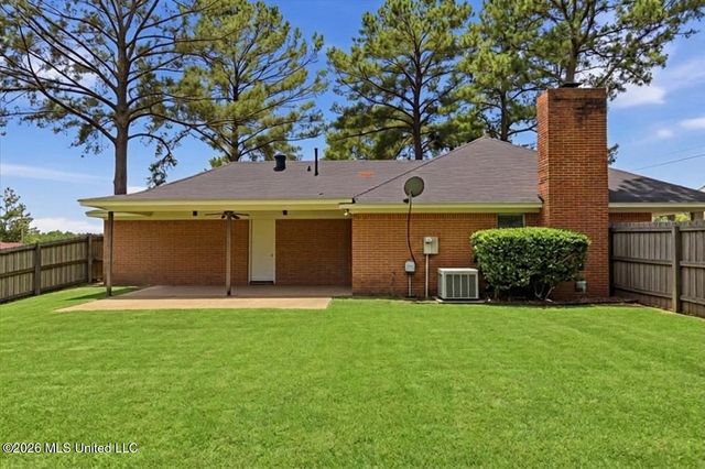 104 Lake Dockery Drive, Byram, MS 39272