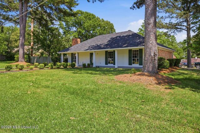 104 Lake Dockery Drive, Byram, MS 39272