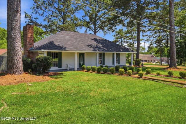 104 Lake Dockery Drive, Byram, MS 39272