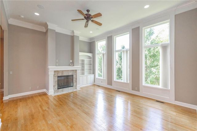5313 W 124th Terrace, Leawood, KS 66209