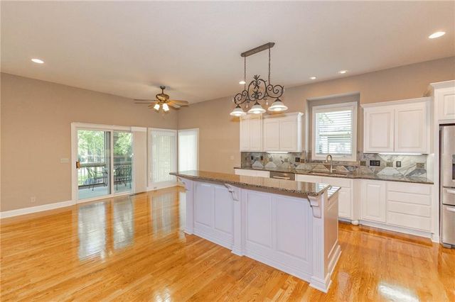 5313 W 124th Terrace, Leawood, KS 66209