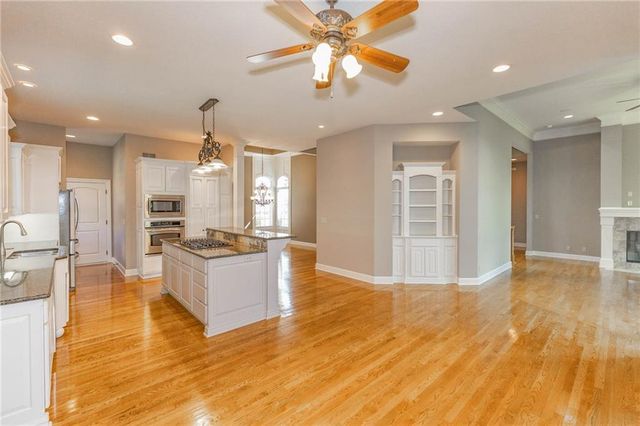 5313 W 124th Terrace, Leawood, KS 66209