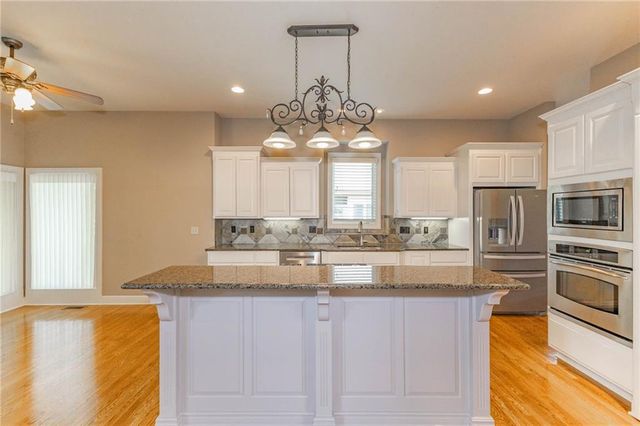 5313 W 124th Terrace, Leawood, KS 66209