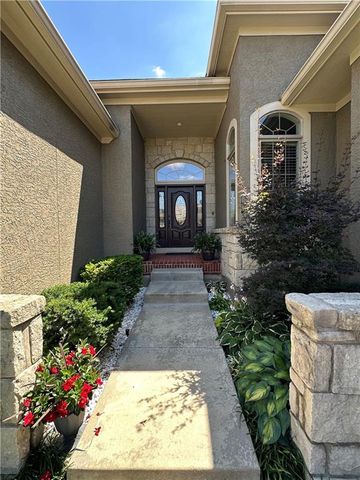 5313 W 124th Terrace, Leawood, KS 66209