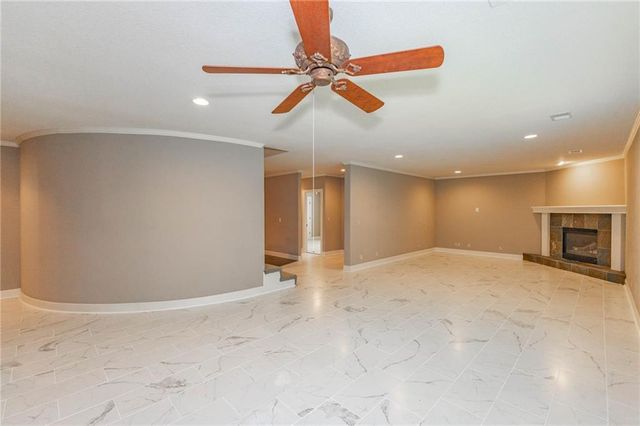 5313 W 124th Terrace, Leawood, KS 66209