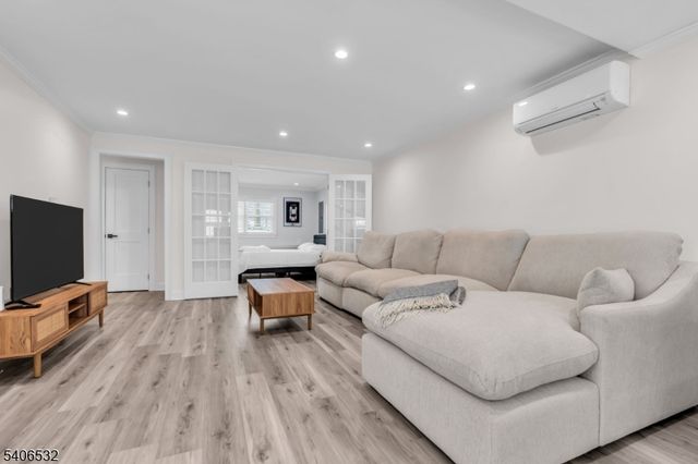 32 Kline Blvd, Woodbridge Twp., NJ 07067