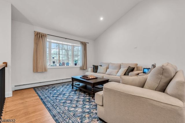 32 Kline Blvd, Woodbridge Twp., NJ 07067