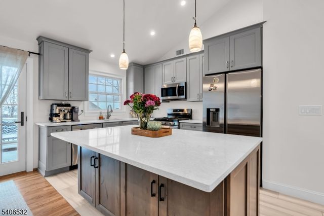 32 Kline Blvd, Woodbridge Twp., NJ 07067