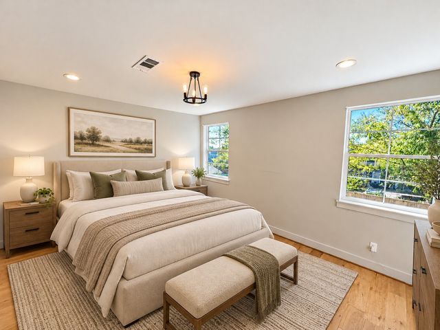 1005 Mount Auburn Avenue, Dallas, TX 75223