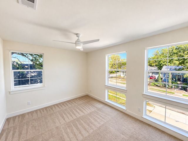 1005 Mount Auburn Avenue, Dallas, TX 75223