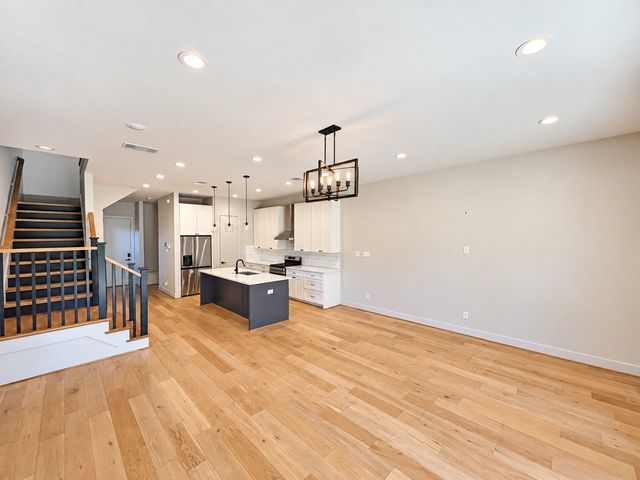1005 Mount Auburn Avenue, Dallas, TX 75223