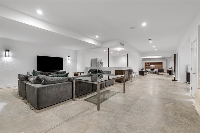 13550 Emrick Drive, Plymouth, MI 48170