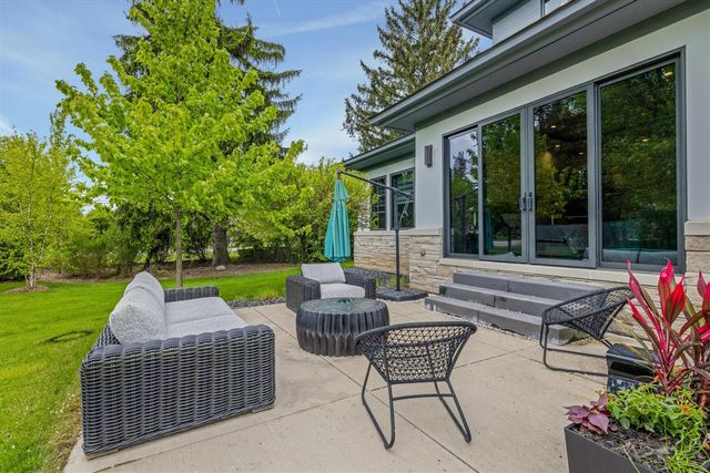 13550 Emrick Drive, Plymouth, MI 48170
