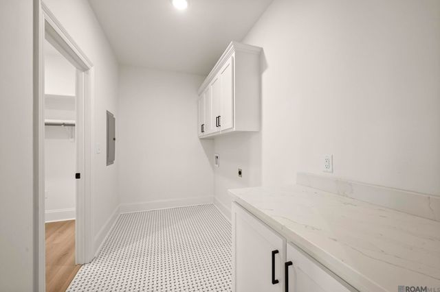 7233 Riverbank Dr, Denham Springs, LA 70706