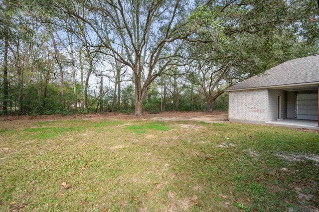 7233 Riverbank Dr, Denham Springs, LA 70706