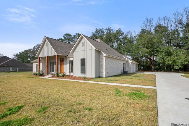 7233 Riverbank Dr, Denham Springs, LA 70706