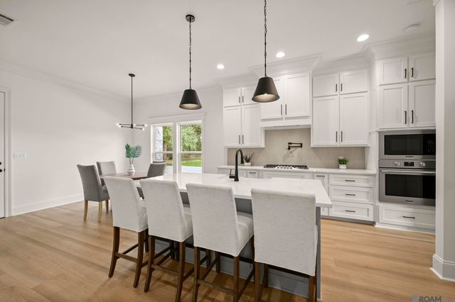 7233 Riverbank Dr, Denham Springs, LA 70706