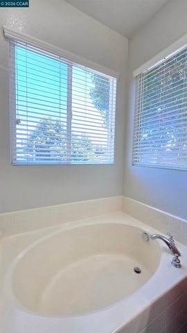 1092 Gardenia Ln, Concord, CA 94520