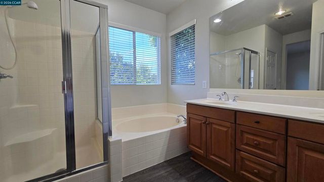 1092 Gardenia Ln, Concord, CA 94520